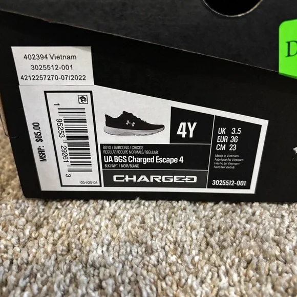 Under Armour Big Kids' BGS Charged Escape 4 Sneaker Black Size 4 - Picture 5 of 7
